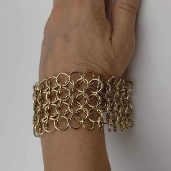 Gold tone round link bracelet cuff - Picture 1 of 9